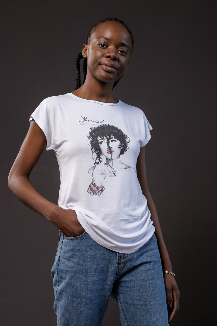 Фото товара 17432, белая футболка с девушкой